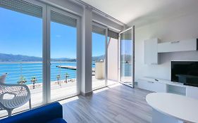 Appartamento Fronte Mare 20